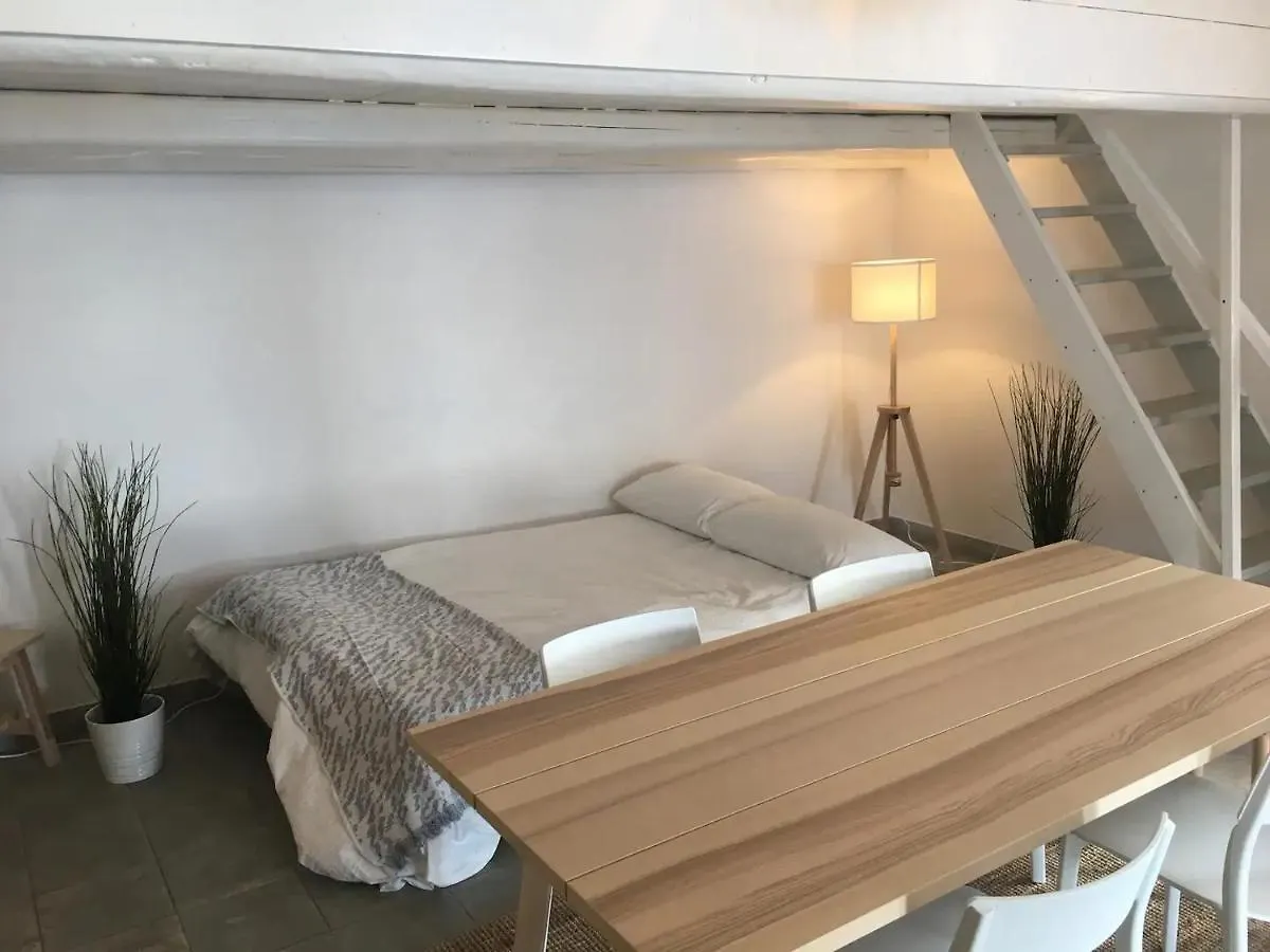 The House Of The Rock Villa Alicudi Tatil Evi